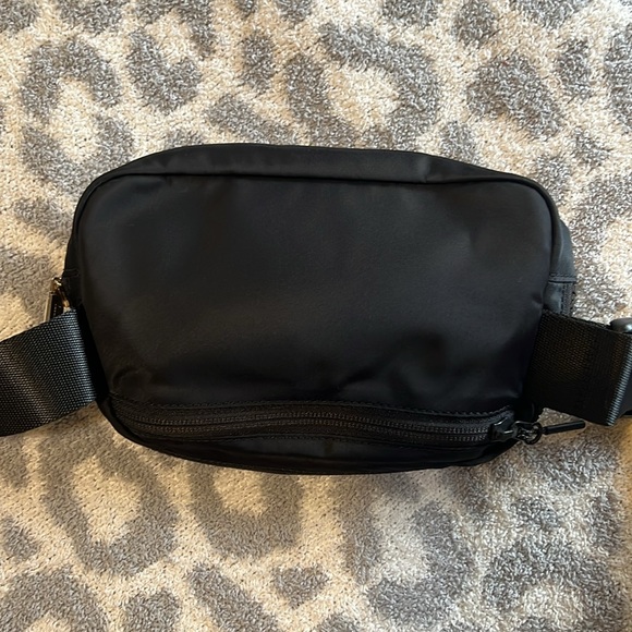 lululemon athletica Black Belt Bag / crossbody - Picture 5 of 9